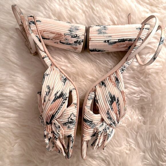 LOEFFLER RANDALL Camellia Nova Floral Bow Heels. Like New. Size 10. - Picture 5 of 9